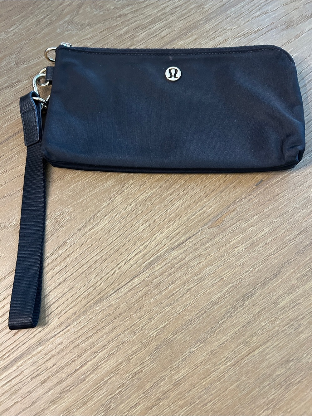 Lululemon wristlet with twin zipper, black